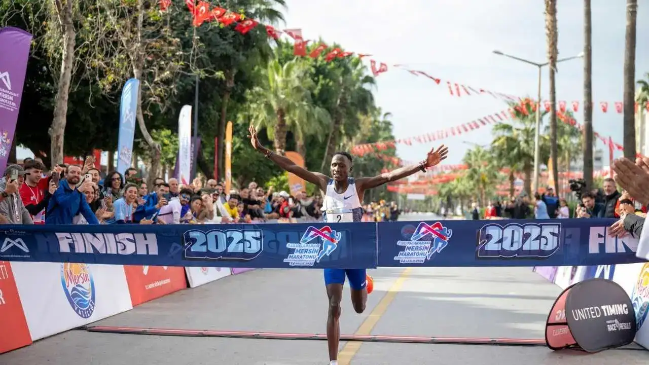 Mersin Maratonu’nda Dünya Çapında Zafer Çift Rekorla Taçlandı! 5